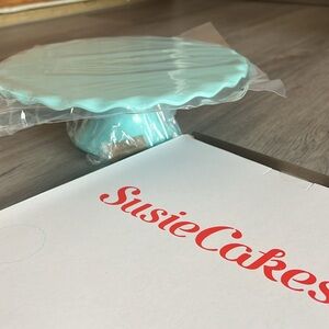 ❤️ SusieCakes Cake Stand